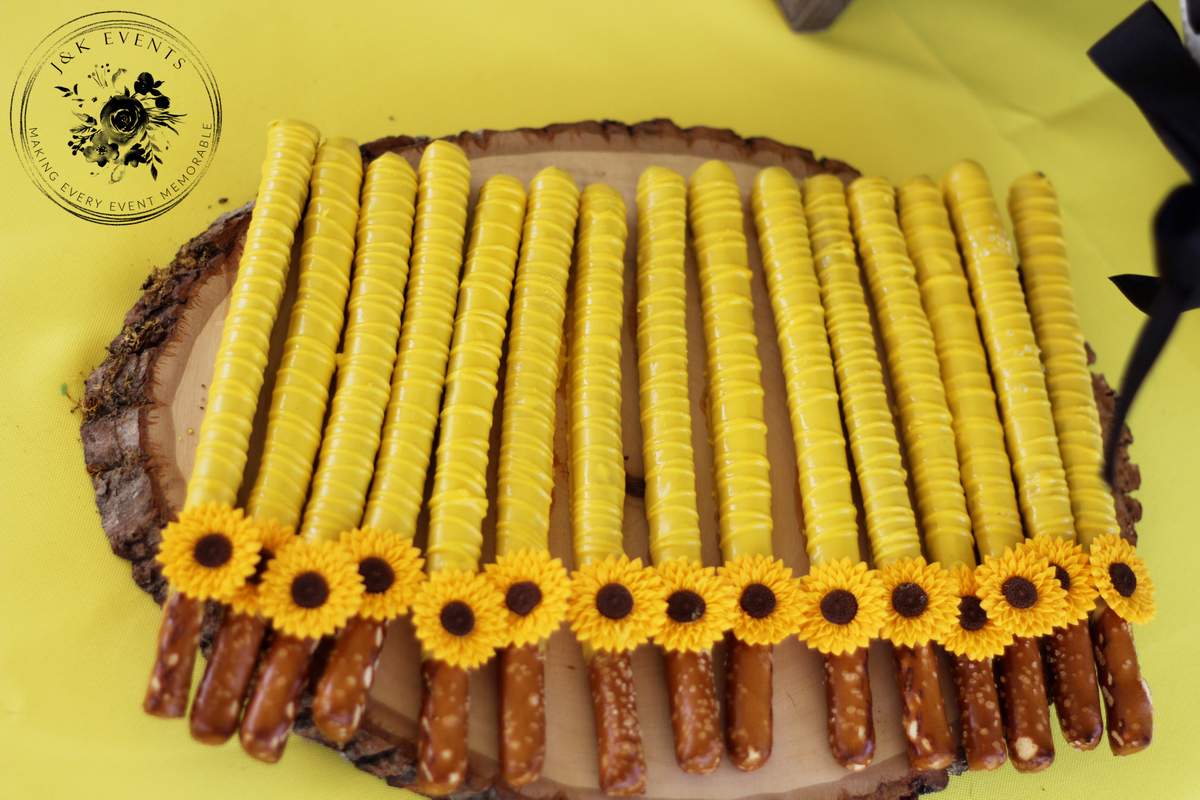 What will it bee?  - sunflowers 