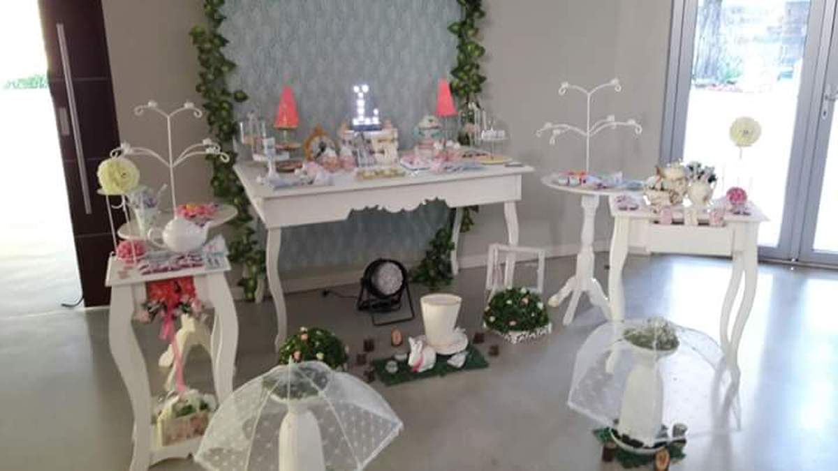 Alice in Wonderland Vintage Quinceanera - None