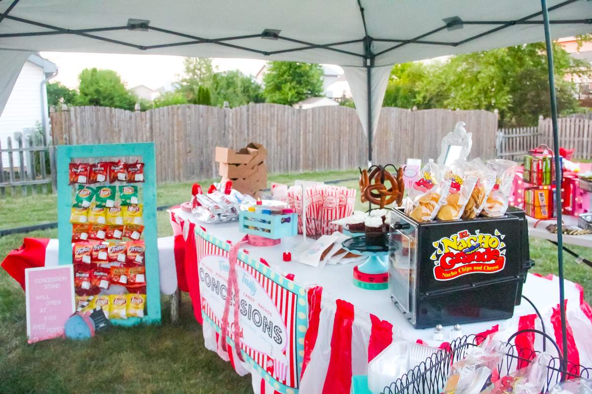 Neighbors Outdoor Movie Night(2018) - Movie Night