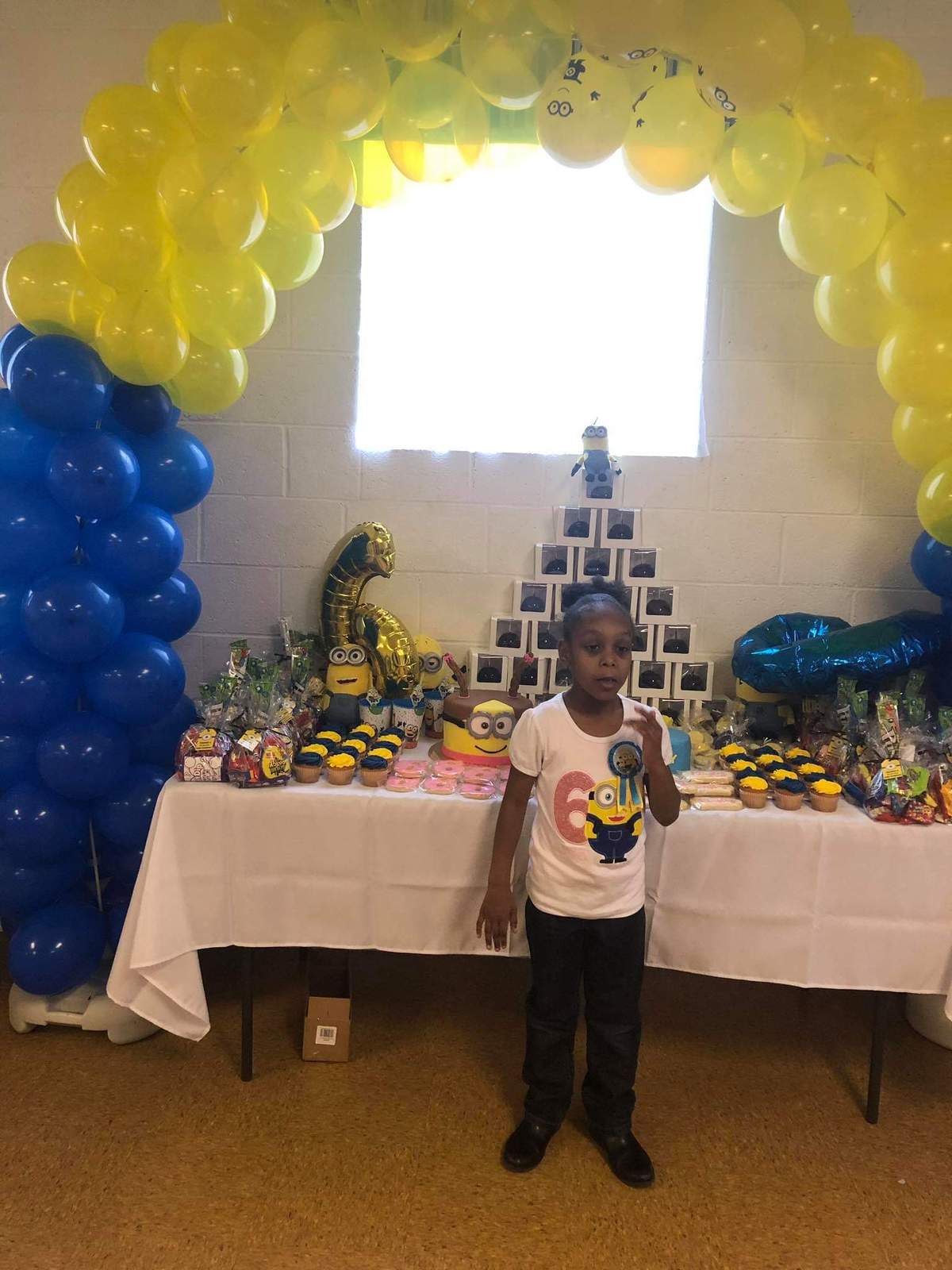Kinsley's Minion 6th birthday party - Minions