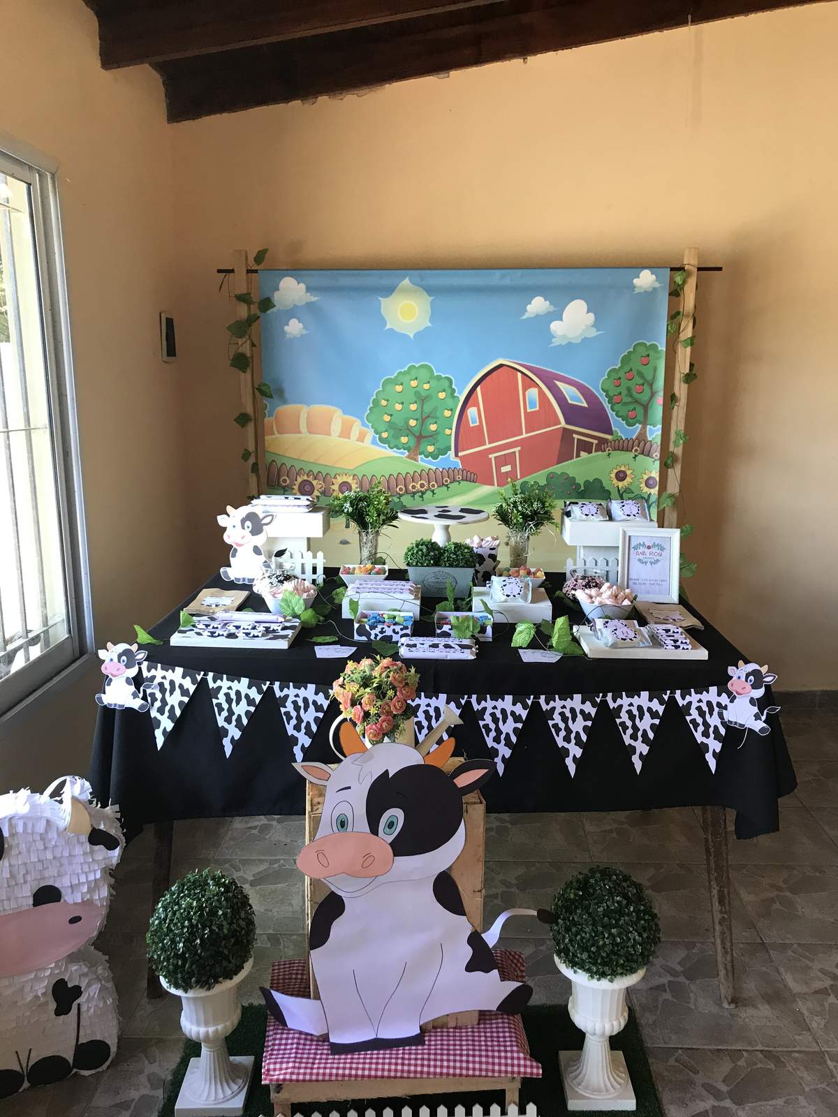 Vaca y granja - Farm
