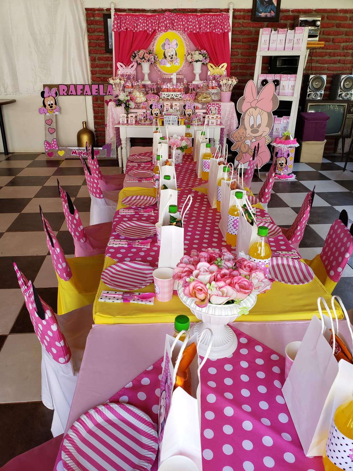 Minnie baby 1st birthday party - Minnie