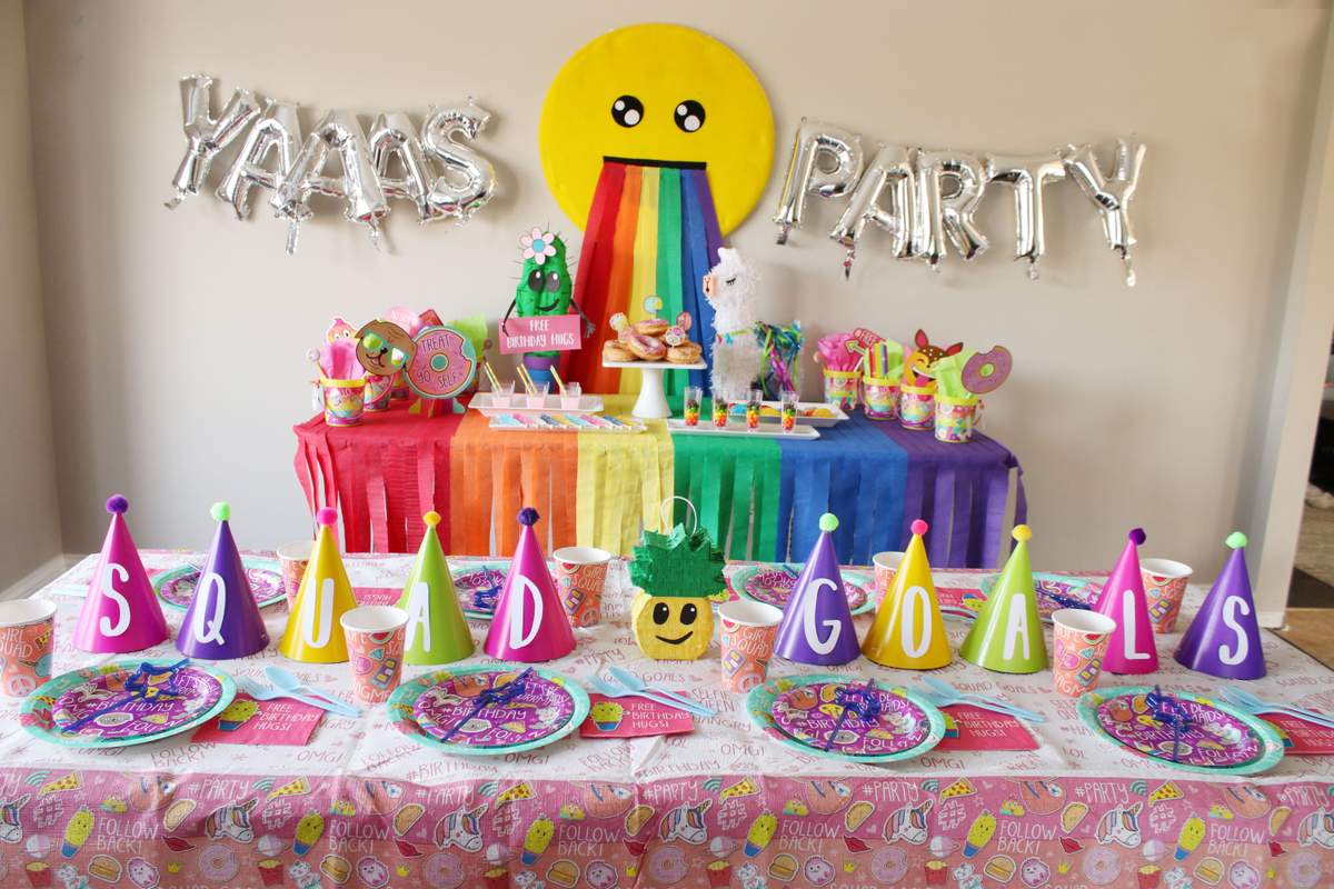 Selfie Celebration Party - Emoji
