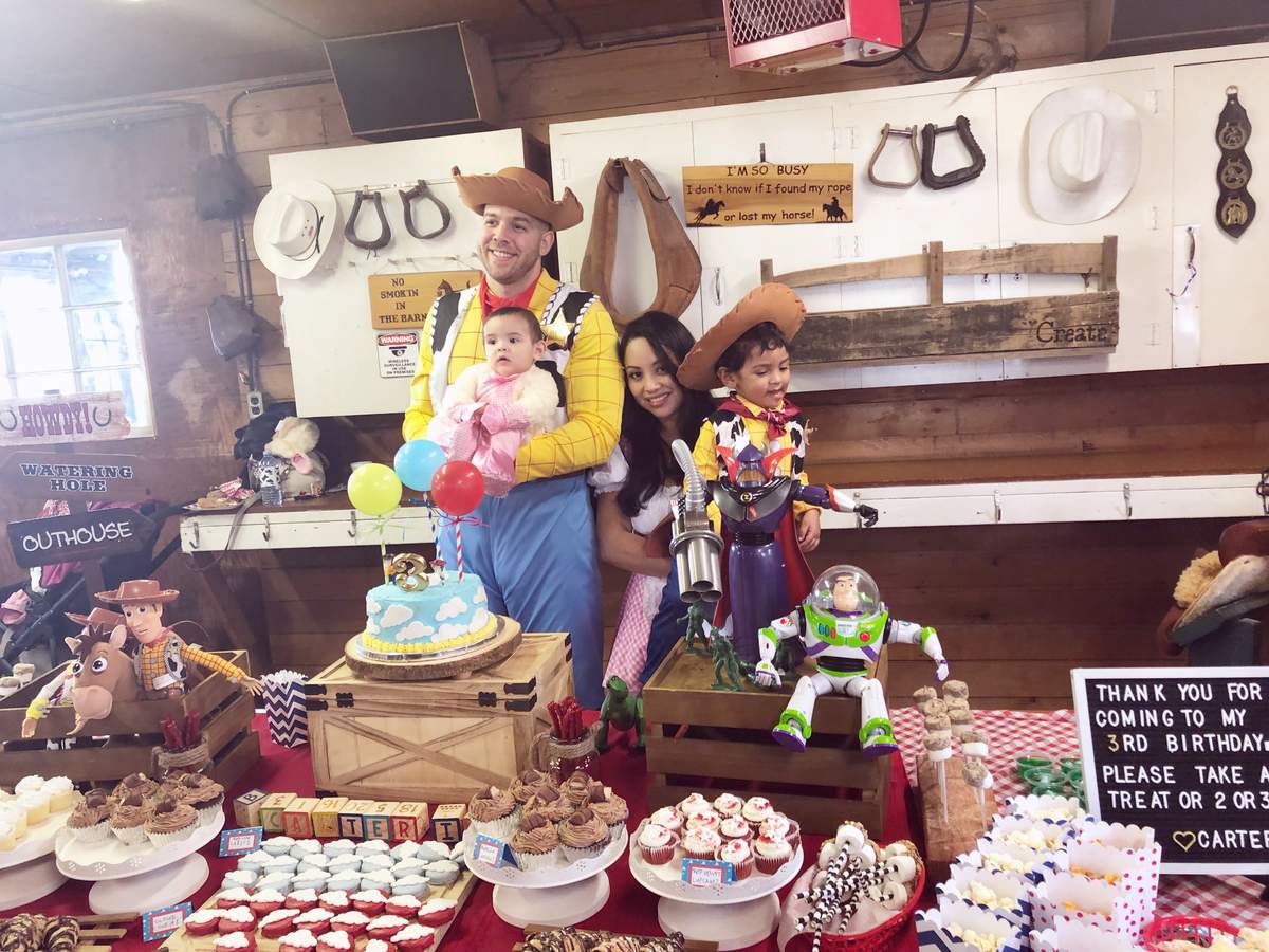 Carter’s toy story woody party - Toy story/western