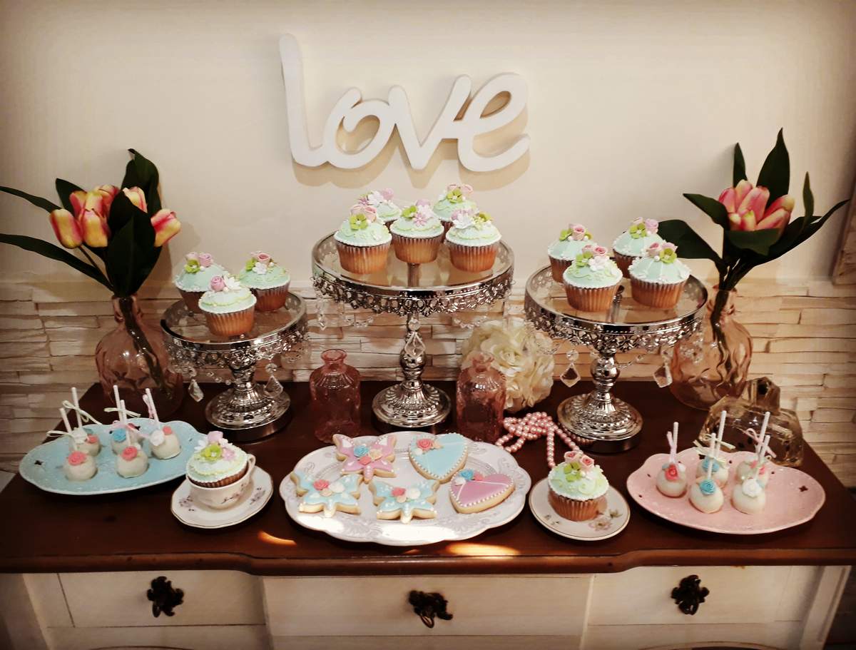Shabby Chic birthday party - Tea Party