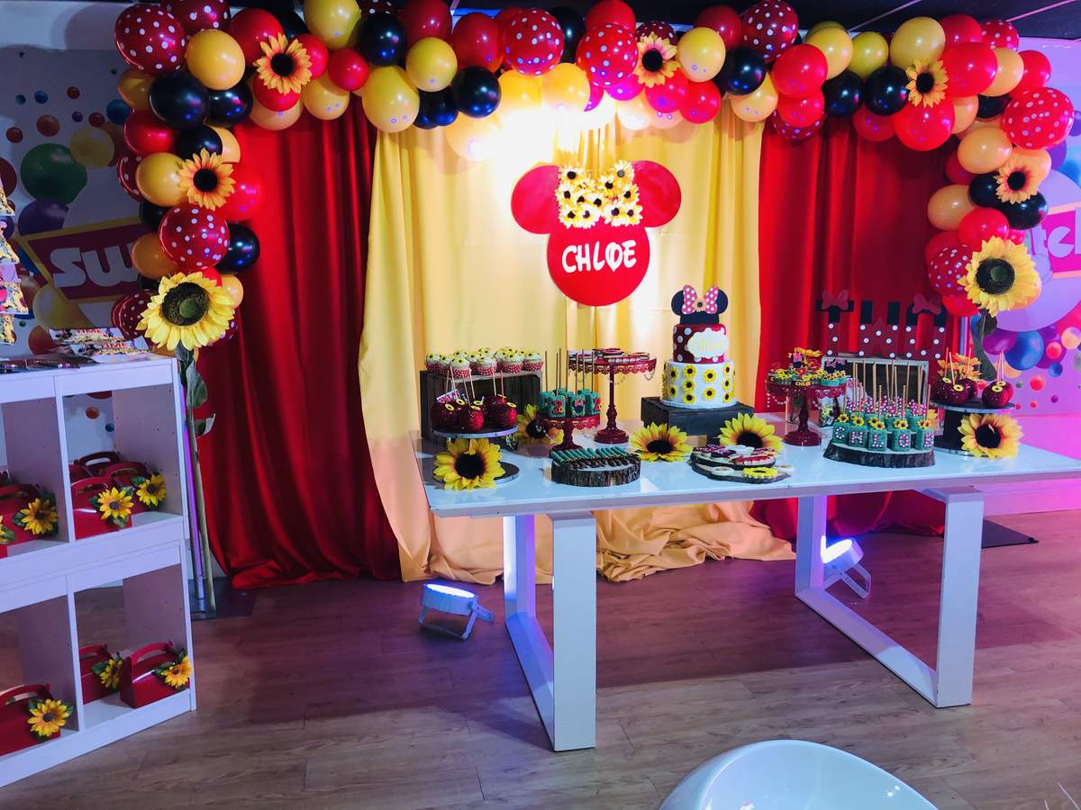 Minnie sunflower birthday party - Minnie