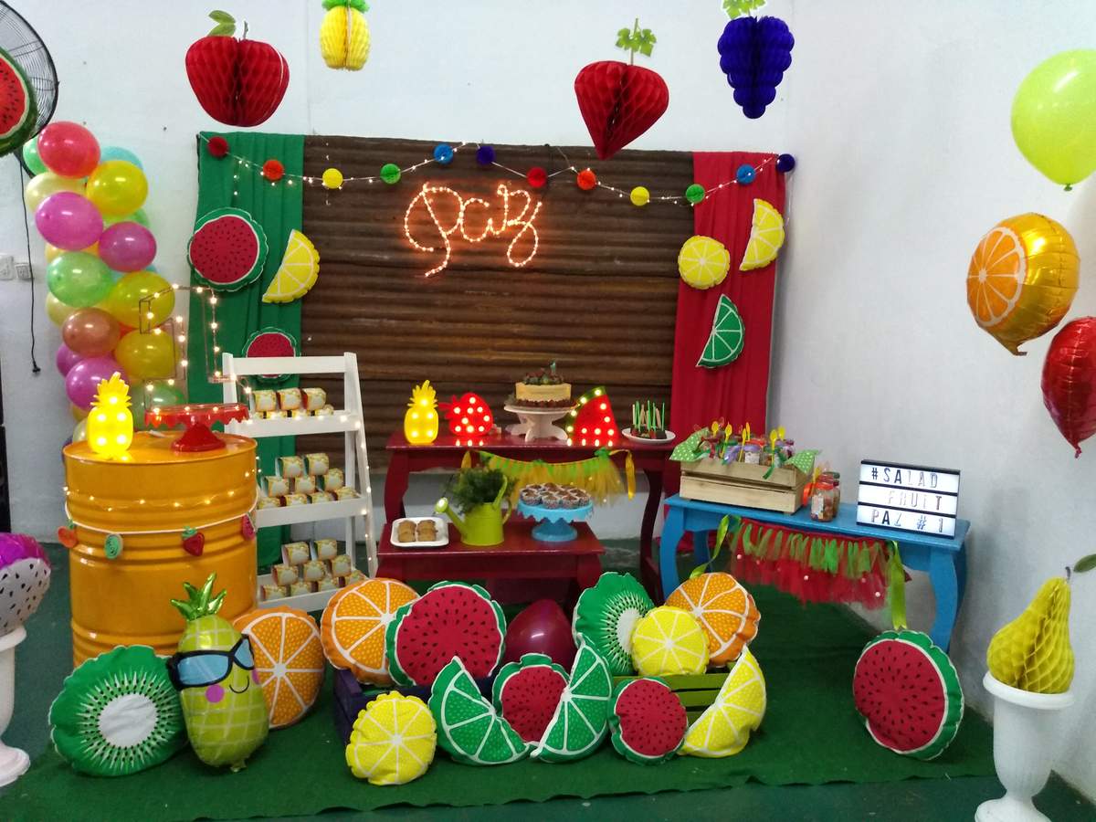 Paz's Fruti themed birthday party - Frutas Party