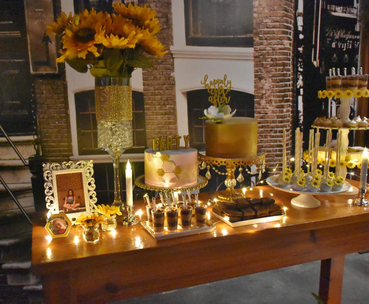 Sunflowers and bees, a beautiful teenager party - sunflowers and bees
