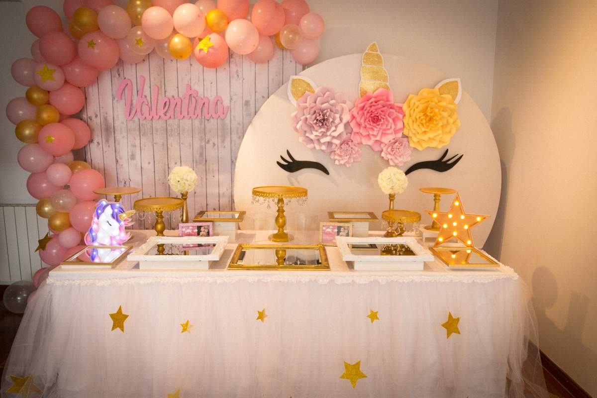 Valentina es un sueño hecho realidad - Unicornio y estrellas doradas
