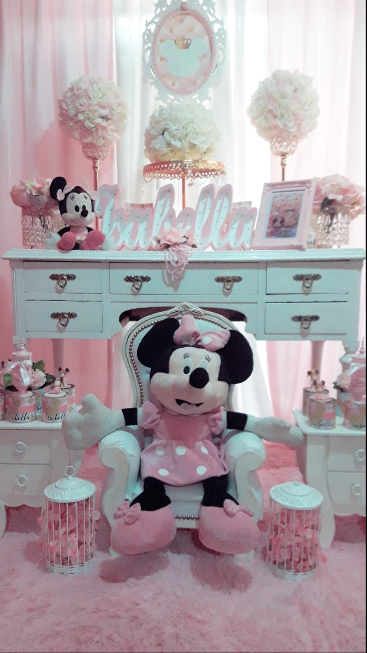 Minnie s birthday at home - Minnie Mouse