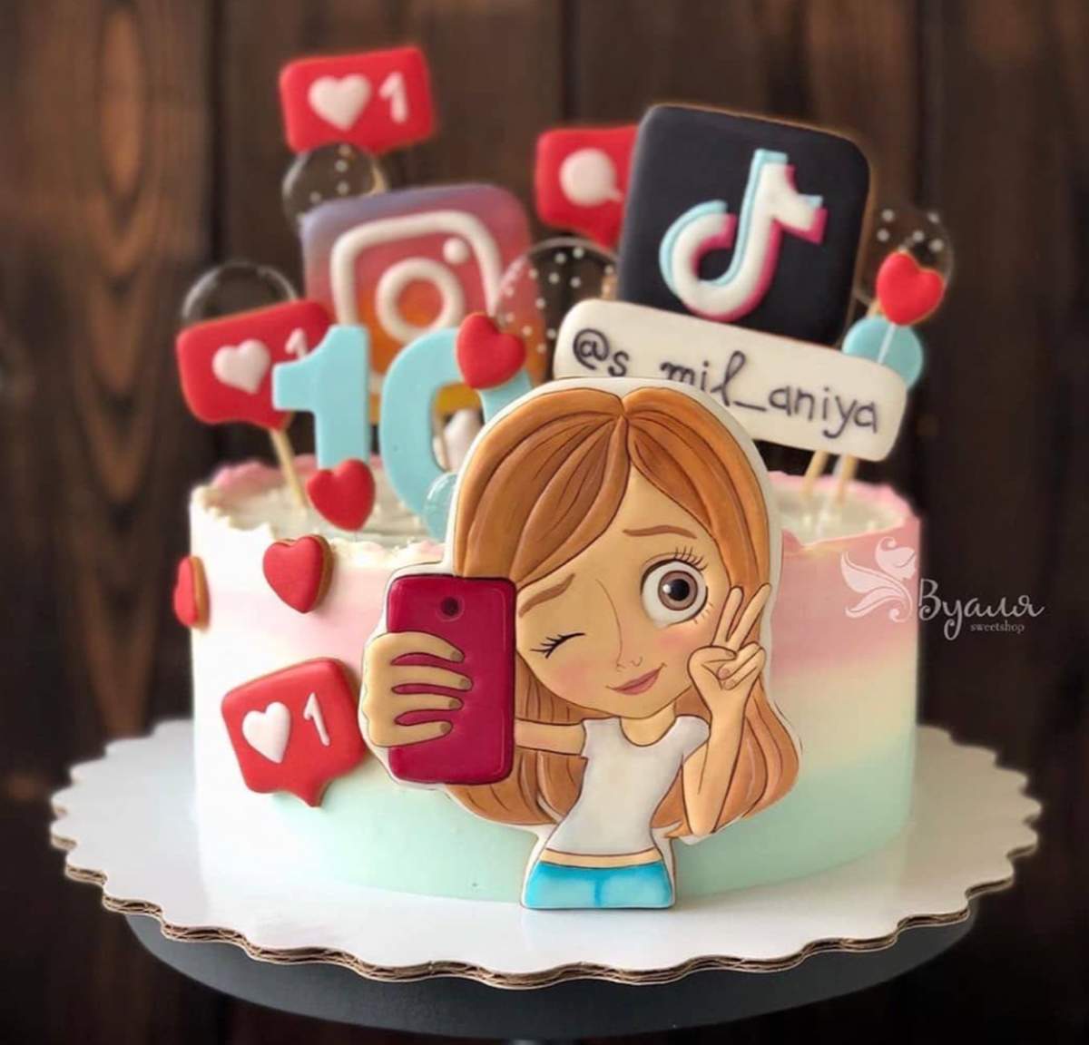 Amelie’s awesome tik tok party  - TikTok