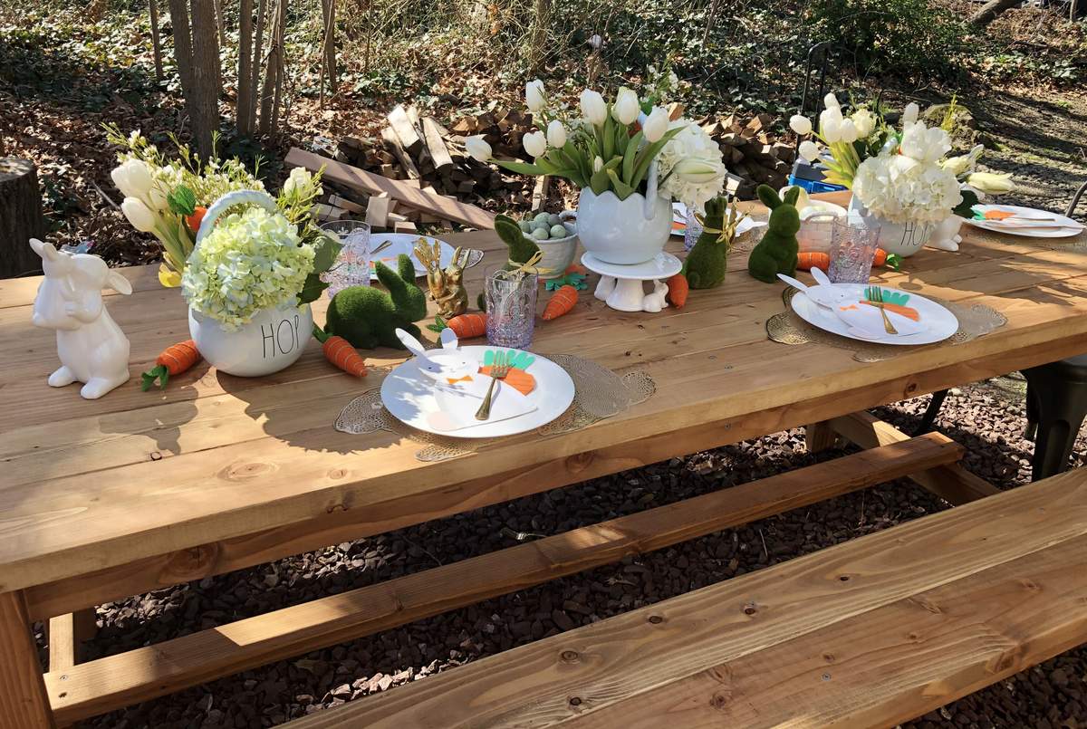 Bunnies & Carrots Easter kid’s table  - Bunnies & carrots Easter kid’s table 