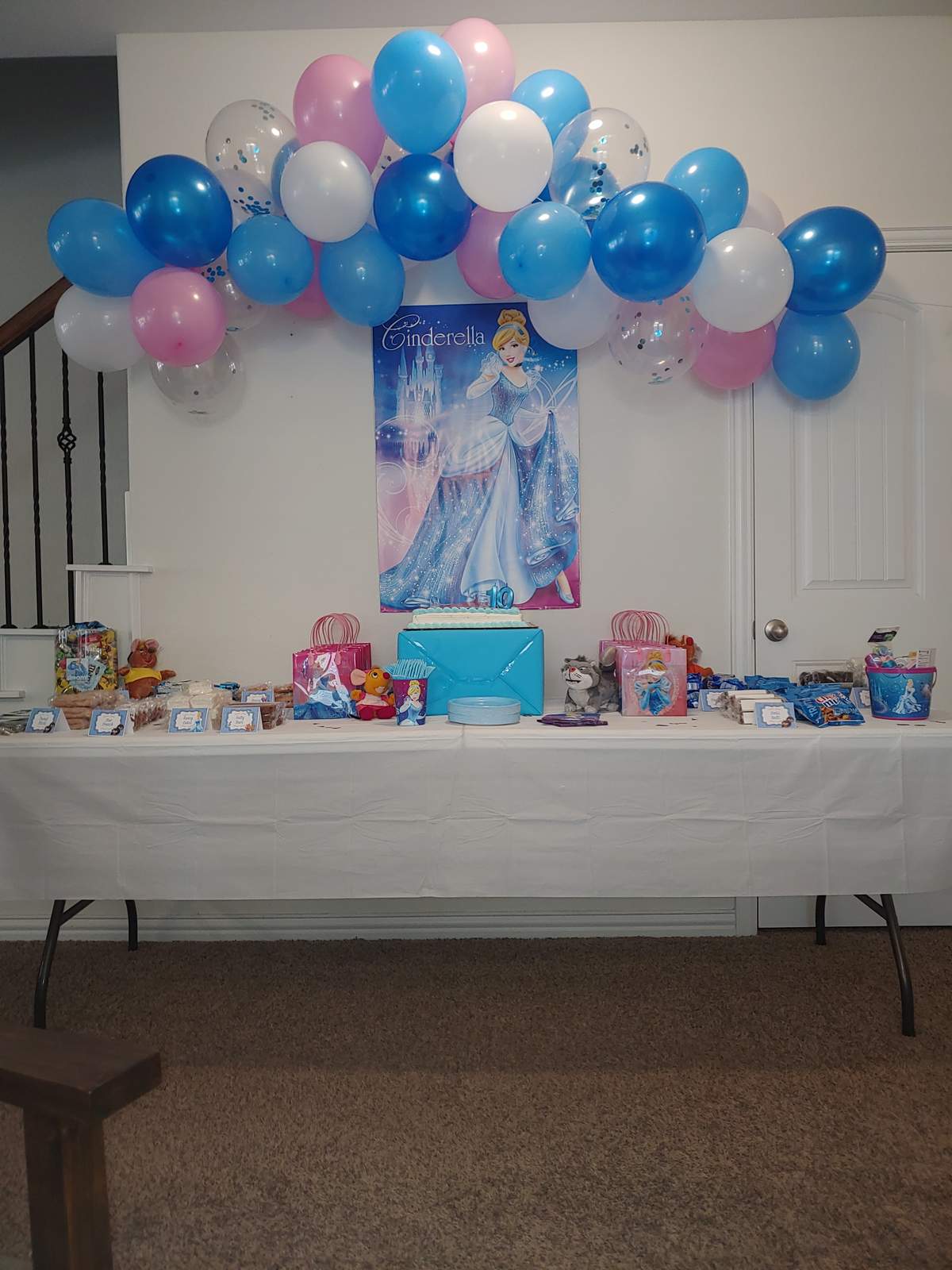 Saraye's 10th birthday party  - Cinderella