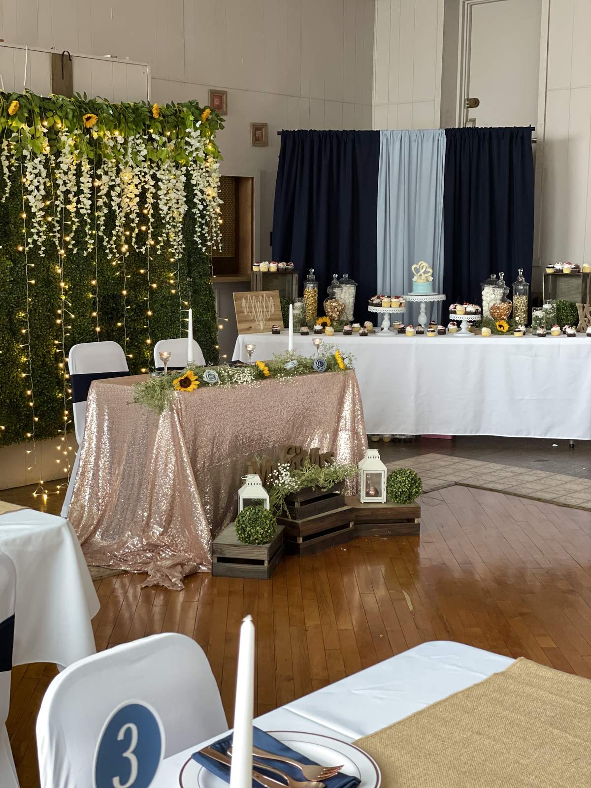 Romantic small wedding  - Sunflower