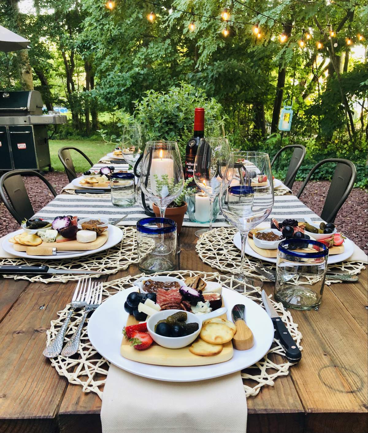 Backyard dinning  - Backyard dinning 