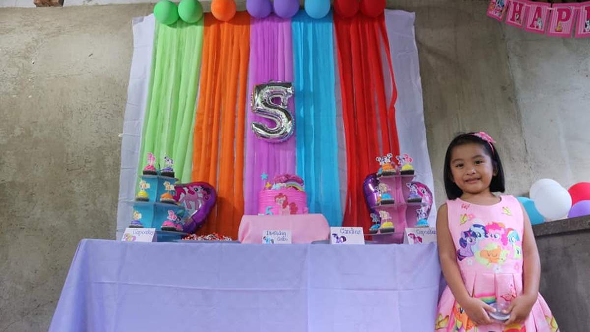 Yalena's DIY Little Pony 5th Birthday - Little Pony Themed Party
