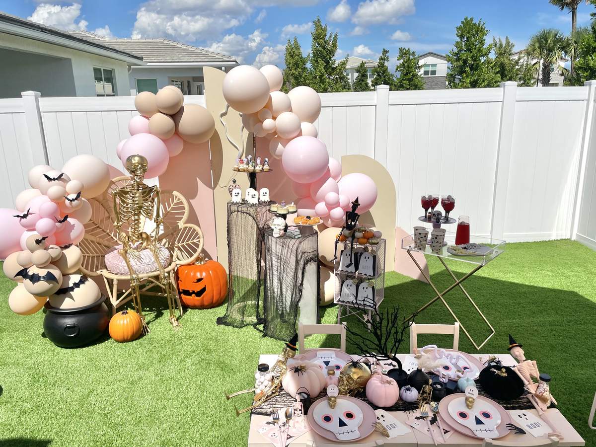 Halloween theme picnic  - Chic Halloween picnic 