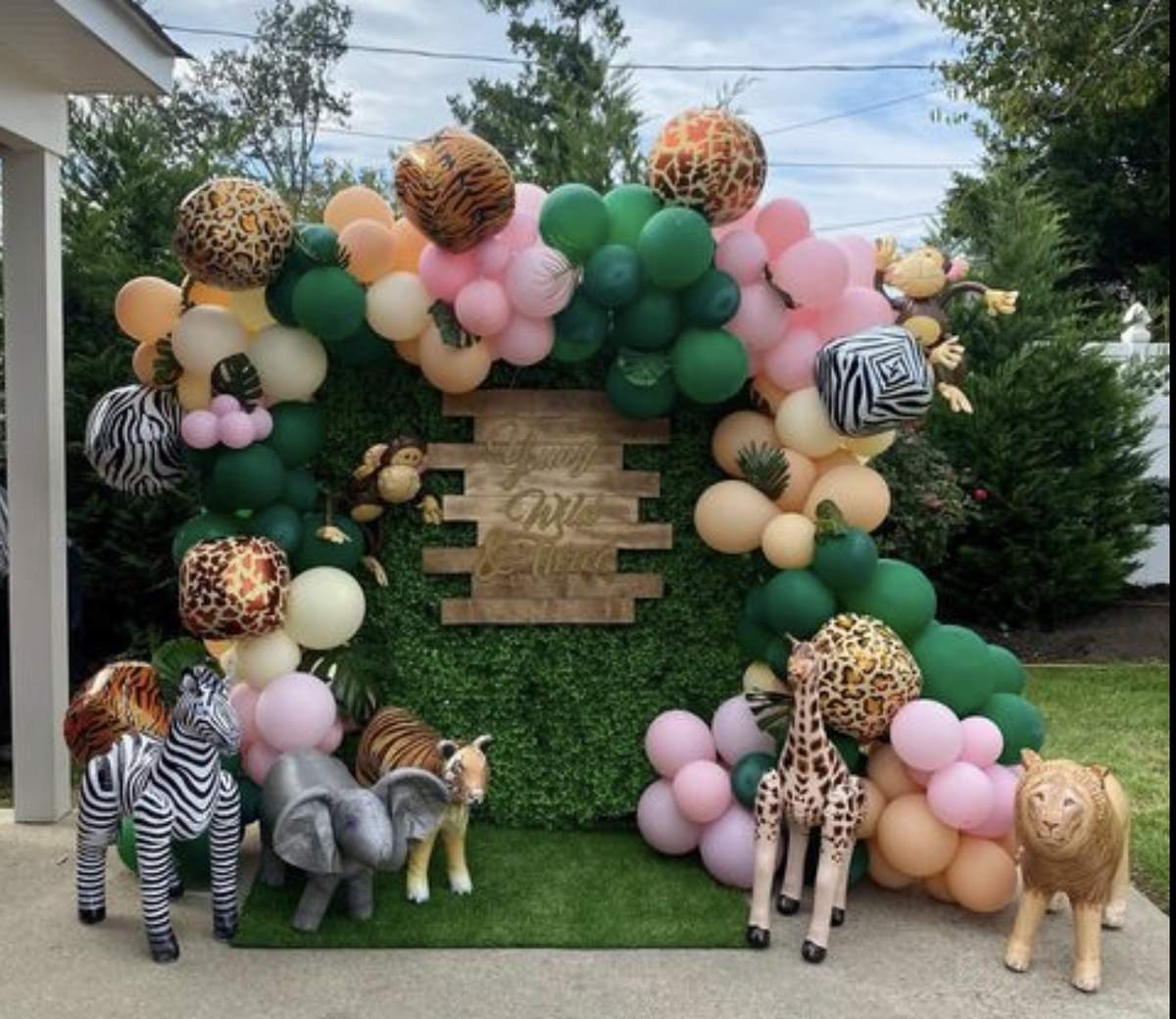 Daniela’s young, wild and three birthday bash - Safari