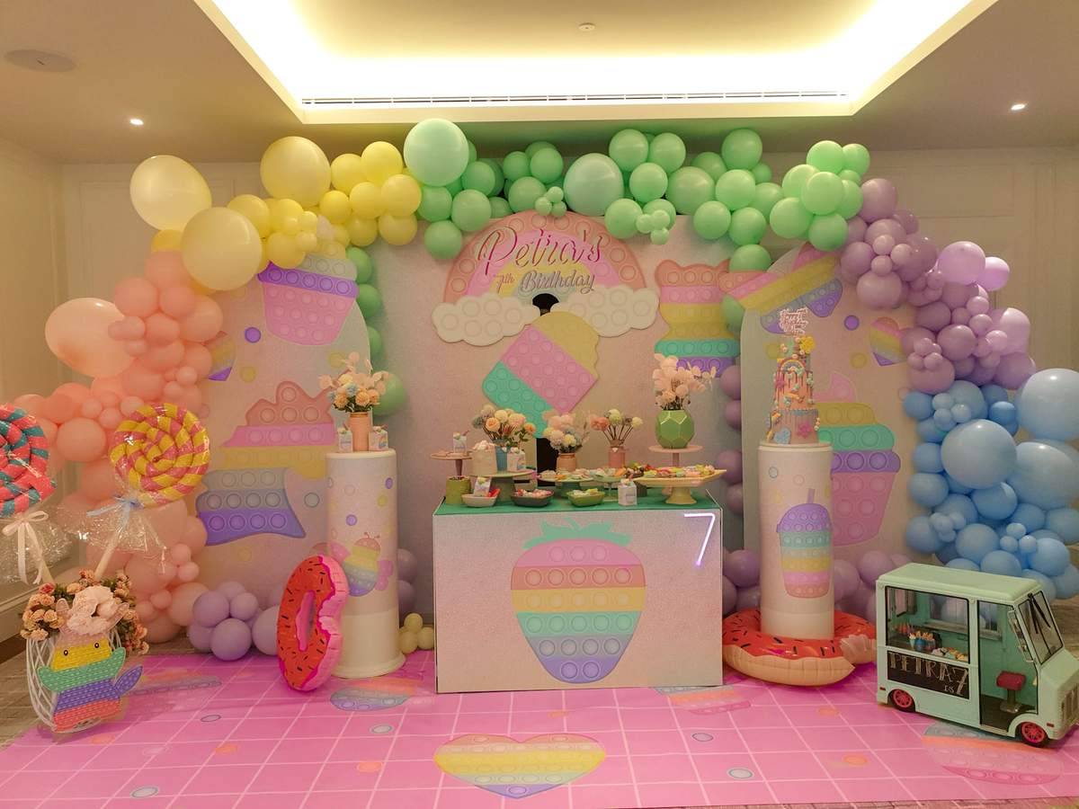 Petra's 7th Popit Party - Pastel Popit Party