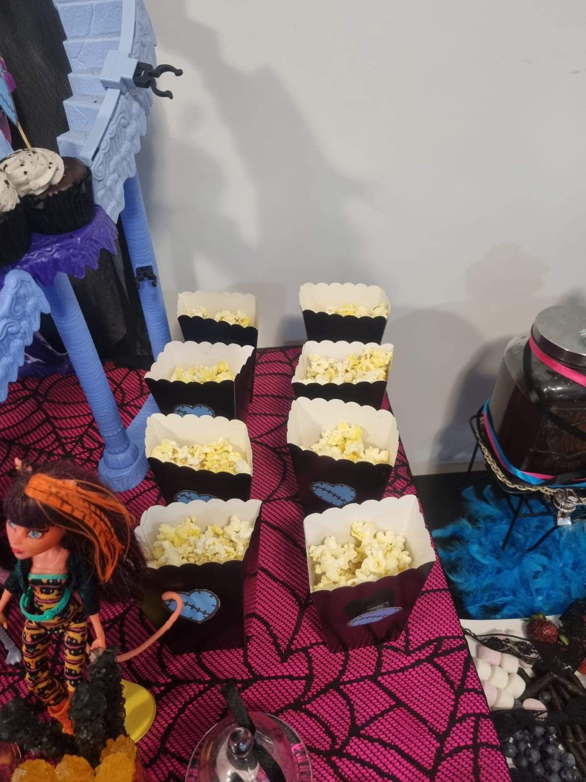 Zahra's 10th birthday bash - Monster High