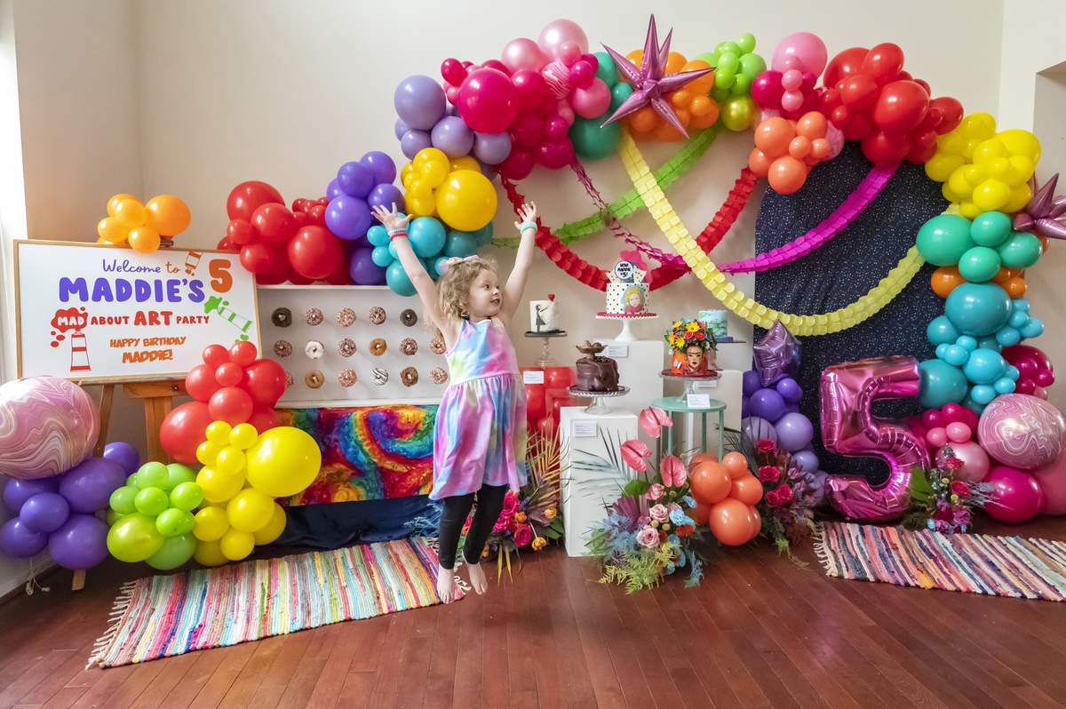 Maddie's Mad About Art Birthday - Arts & Crafts