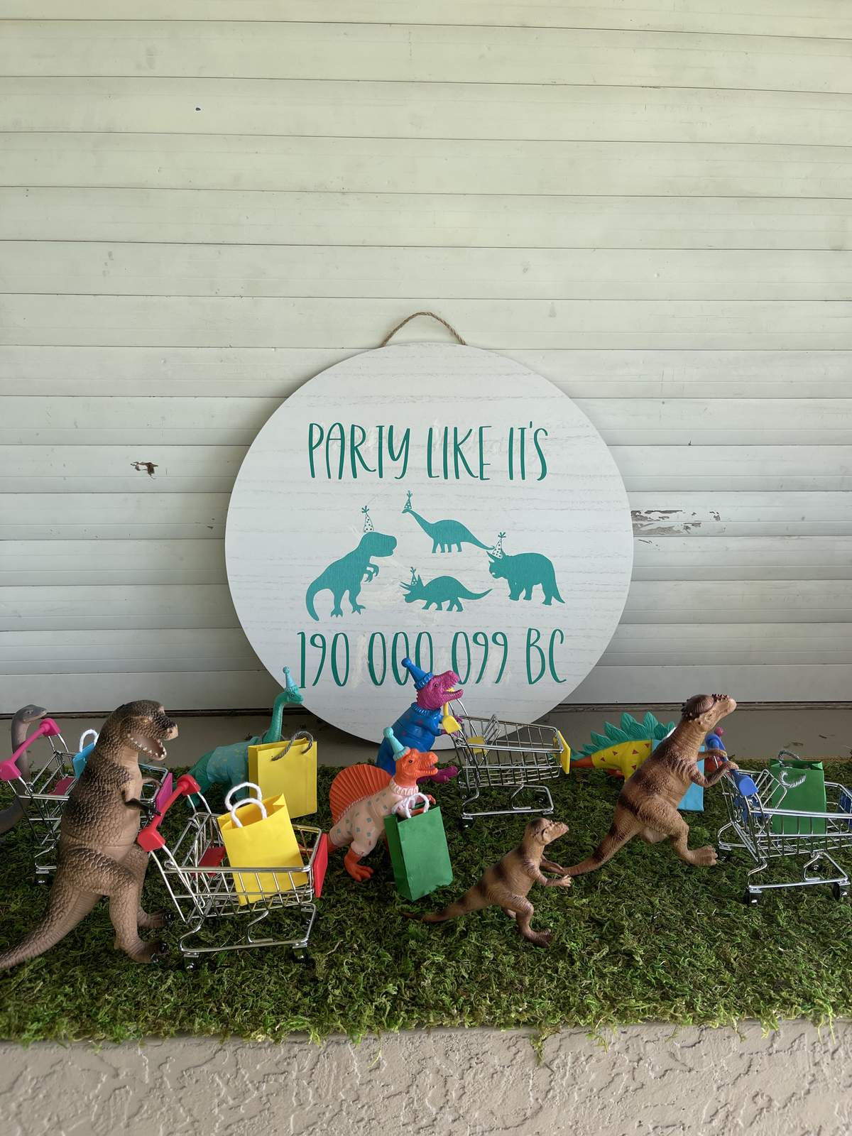 Henry’s Dino Party - Dinosaurs