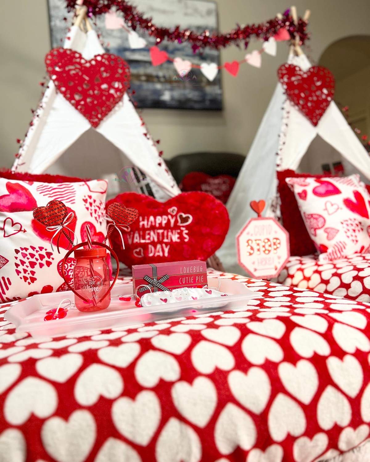 Sweet Heart Sleepover Valentine's Day Party Ideas Photo 1 of 5