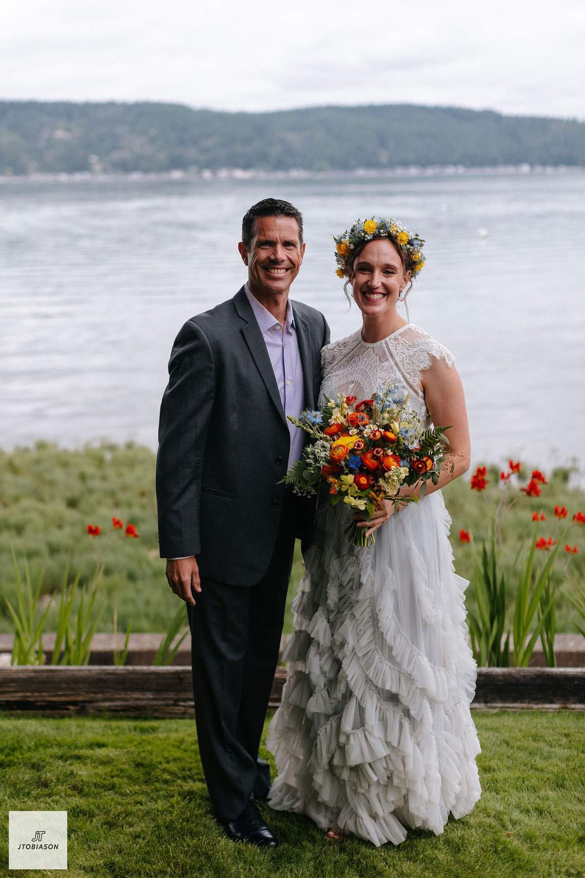 bright-florals-in-blues-and-oranges-wedding-party-ideas-photo-98-of