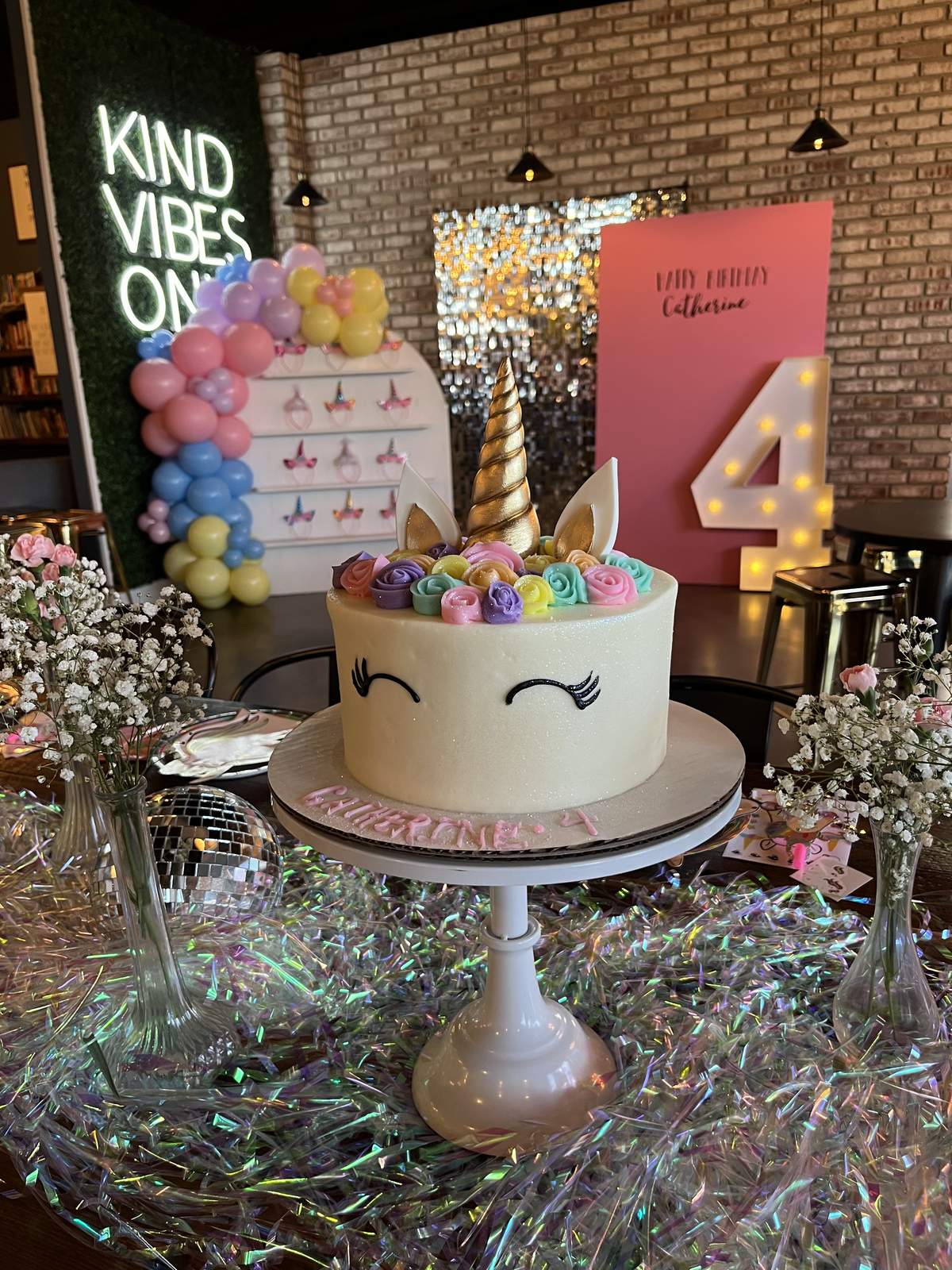 Iridescent Unicorn Party - Unicorn