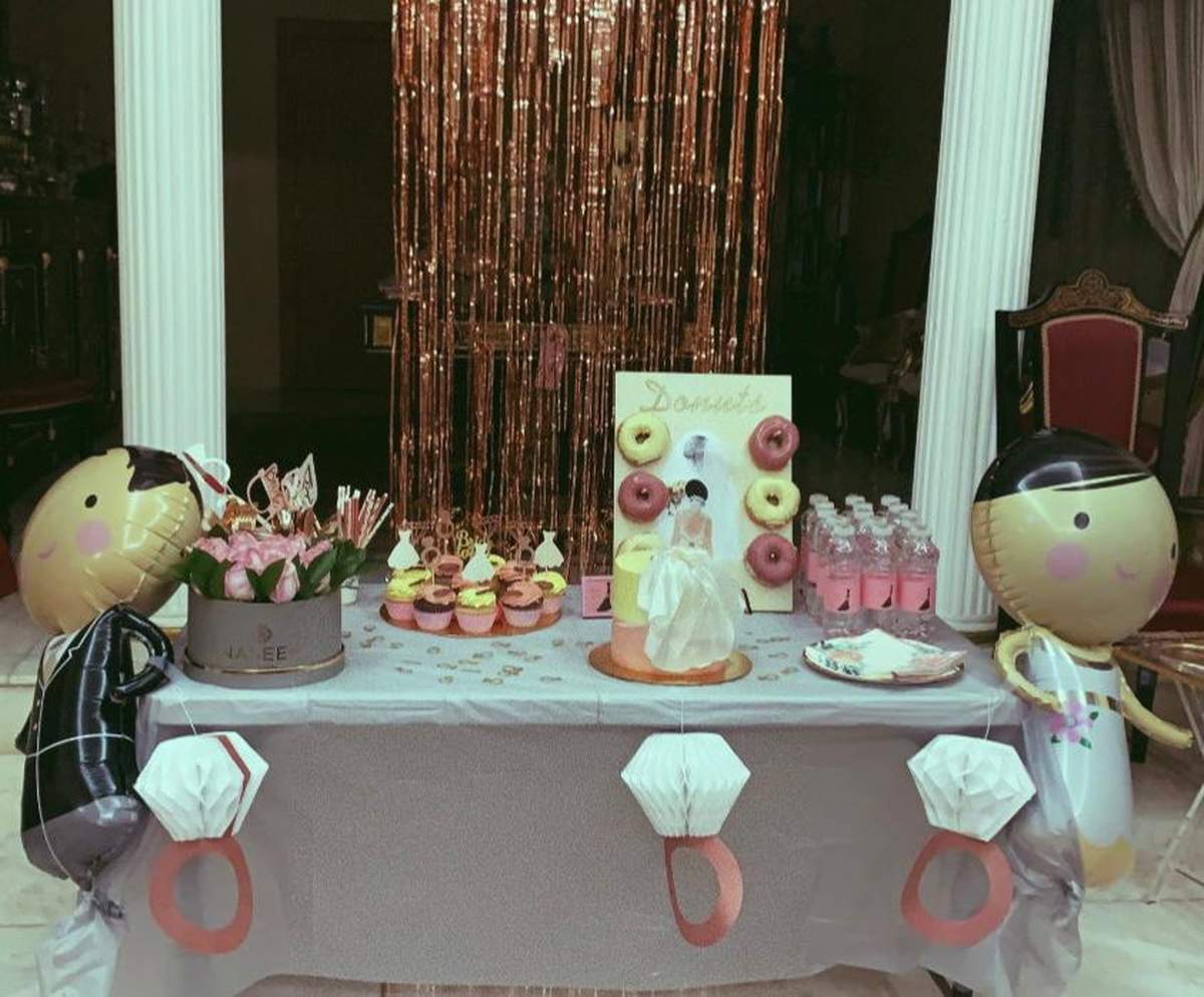 Bridal Shower - pink and white 