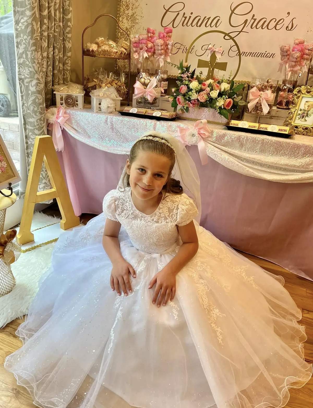 Pink and Gold First Holy Communion Party Ideas | Photo 1 of 32 | Catch ...