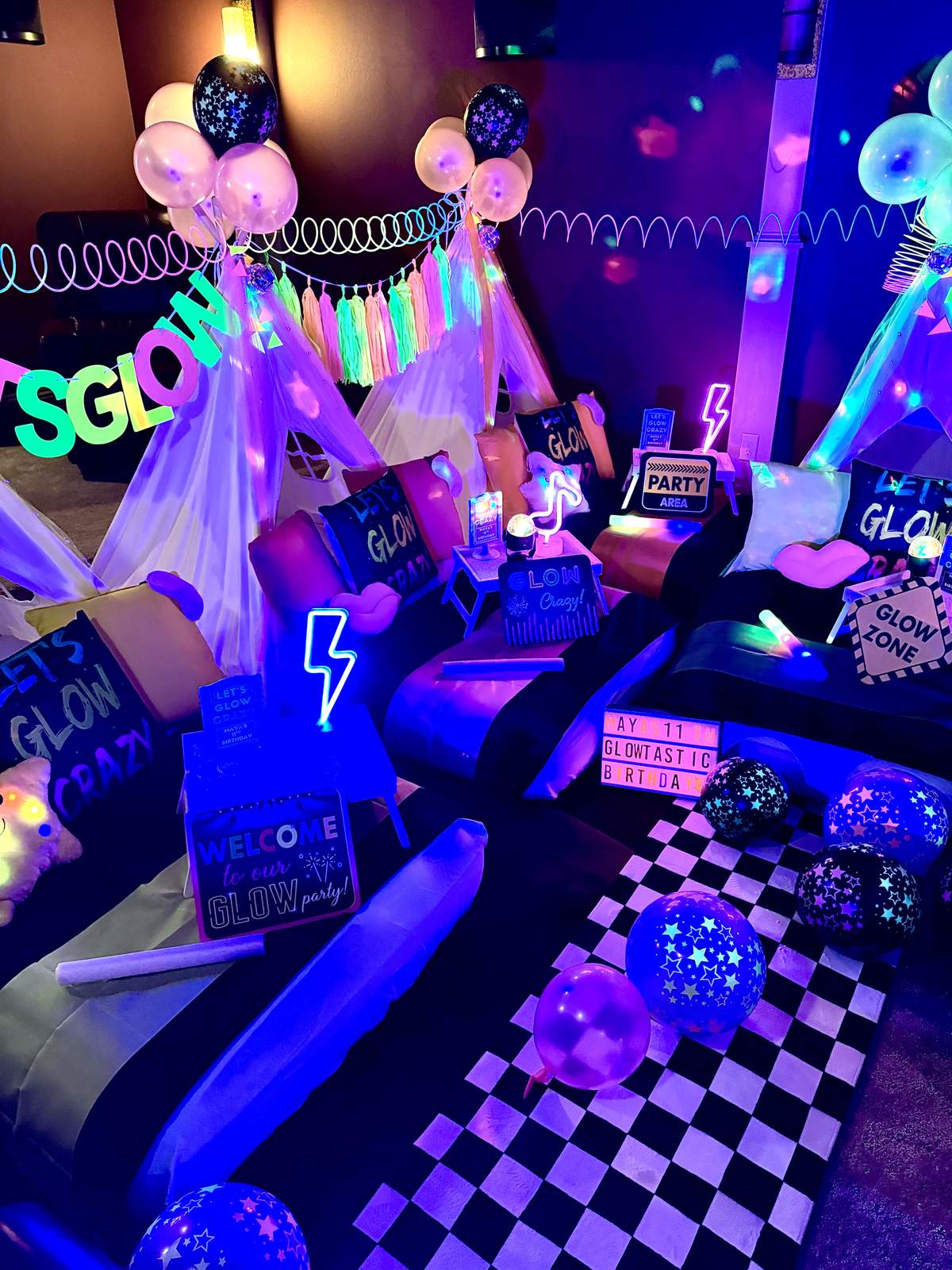 Let’s Glow crazy - Neon / Glow in the Dark