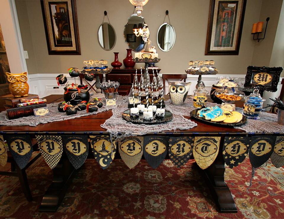 Halloween / Halloween "Harry PotterWizard Inspired Birthday Party