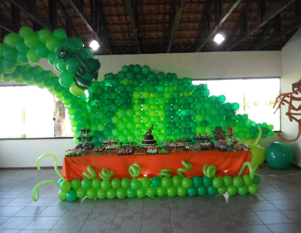 Dinosaur / Birthday "5th years Yohann' dinosaur party" Catch My Party