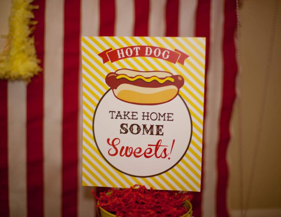 Birthday Hot Dog Party Catch My Party hot-dog-costume