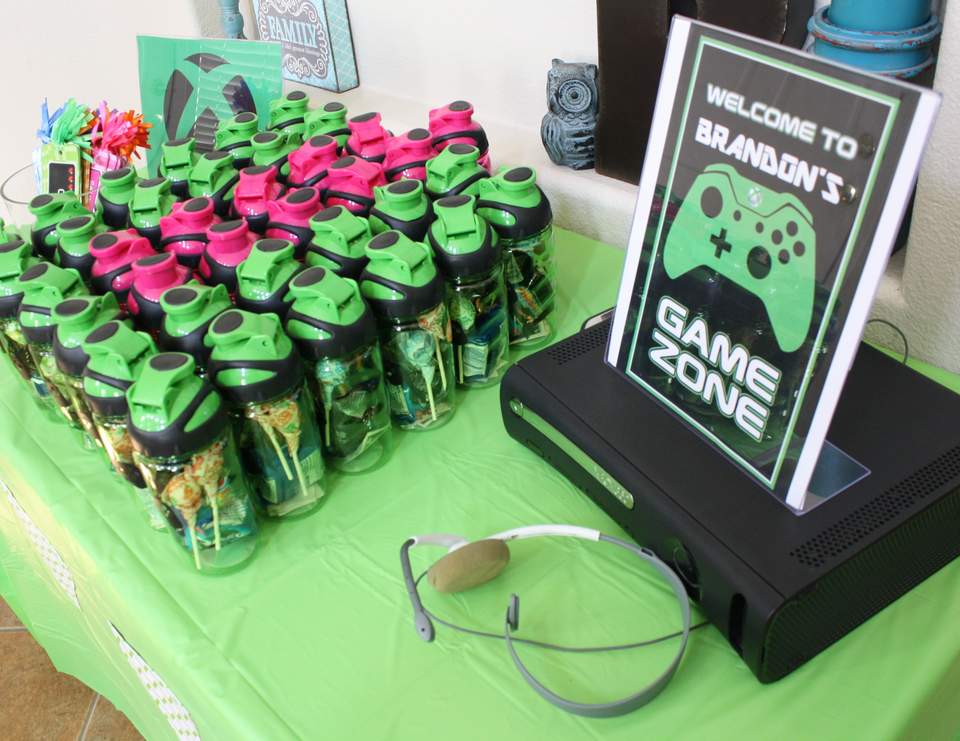 Video games / Birthday "Video Game Truck Birthday" Catch My Party