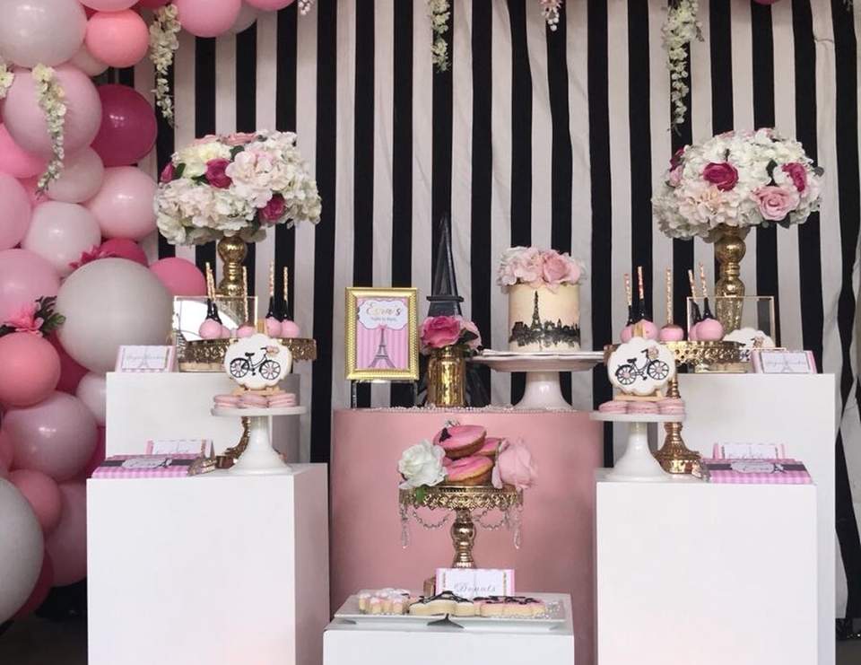 A Night in Paris - French / Parisian