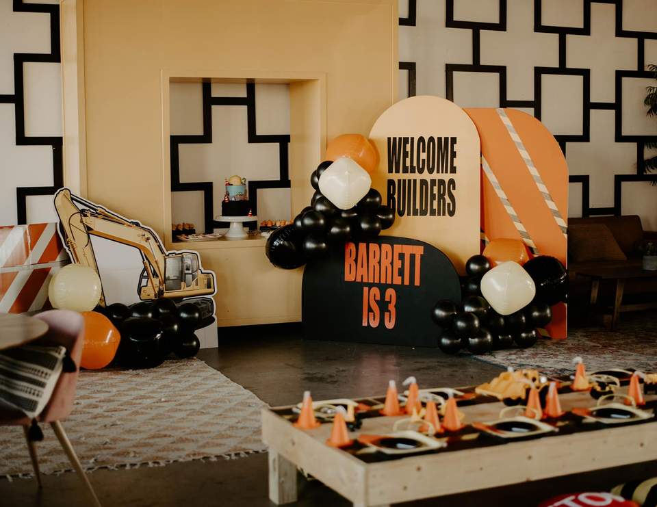BARRETT IS 3 - Construction