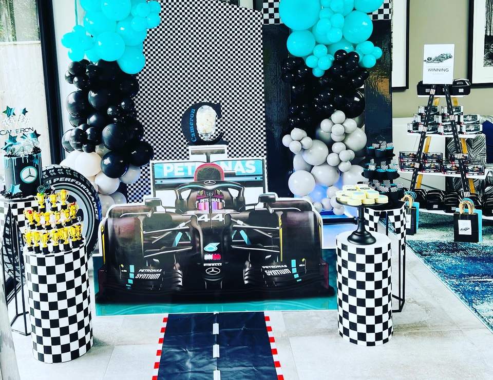 Formula one (F1) Lewis Hamilton 44 - Formula 1- Racing car