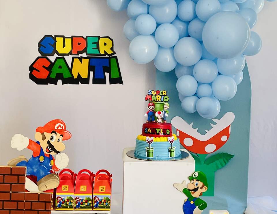 SuperSanti - Super Mario Bros