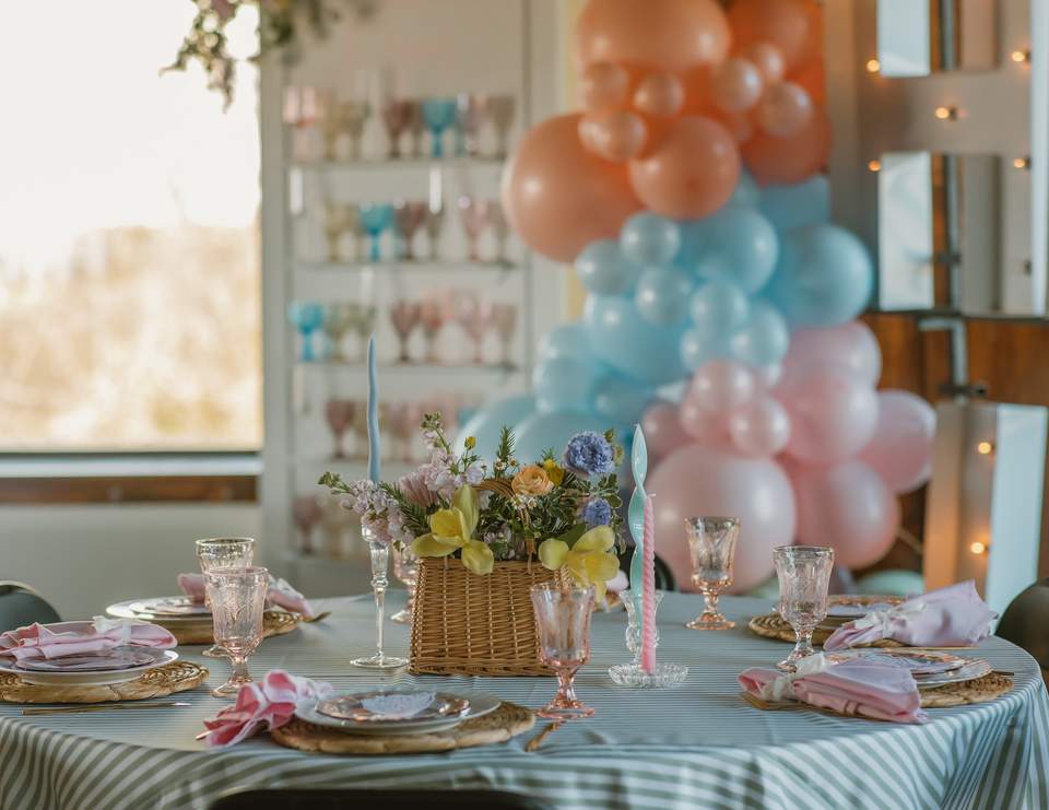 Lily's 18th birthday bloom bar - Flowers