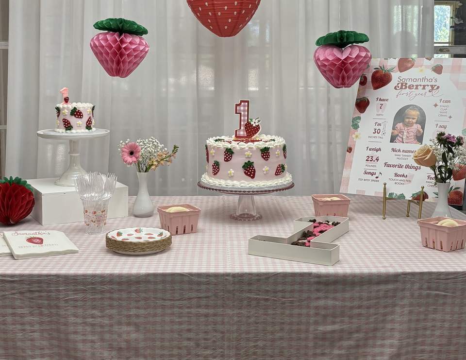 A Very Berry First Birthday - Strawberry