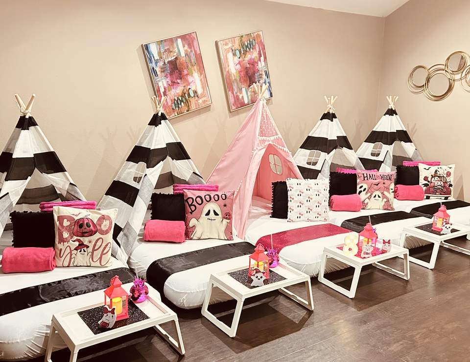 Kylan’s 8th Birthday Party - Pink Halloween 