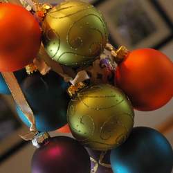 A Fun & Festive Christmas Dinner Party - Colorful Christmas Party