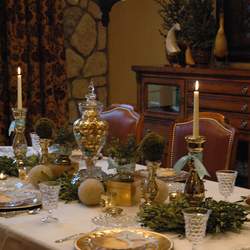 Elegant Christmas Dinner Table - Gold & Light Blue