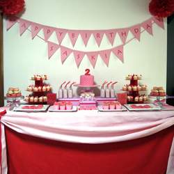 Saskia's 2nd birthday party - Pink and red polkadot party