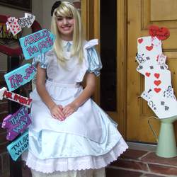  TEA PARTY - Alice in Wonderland