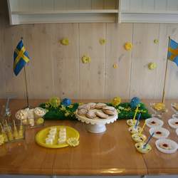 Start-of-summer-lunch - Swedish flag (Blue and yellow) + white Summer Theme