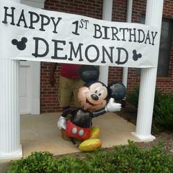 Demonds Indoor Beach Party w/ Mickey - Mickey Mouse