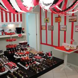 Kiks Circus - Circus/Carnival